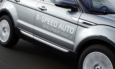 Land Rover triệu hồi Discovery Sport, Hyundai rắc rối với Sonata