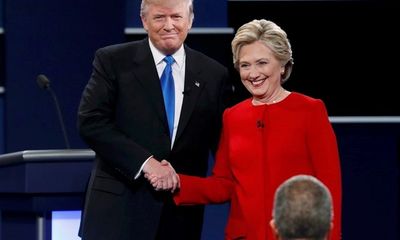 Hillary Clinton và Donald Trump bắt đầu tranh luận trực tiếp