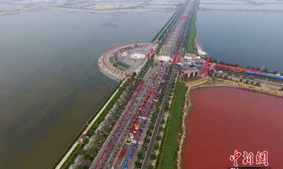 Biển Chết của Trung Quốc đổi màu đỏ