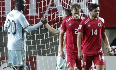 Gibraltar 0-6 Bỉ: Benteke lập hattrick, 