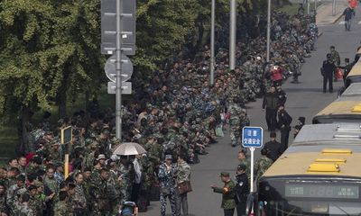 Hơn 1.000 cựu binh biểu tình về chuyện lương bổng tại Bộ Quốc phòng Trung Quốc