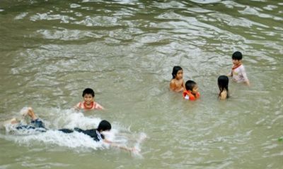 Yên Bái: Hai học sinh lớp 7 chết đuối khi tắm sông