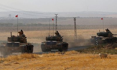 Thổ Nhĩ Kỳ đưa xe tăng đến sát biên giới, Iraq “khó chịu”