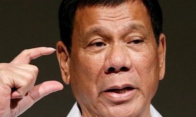 Tổng thống Philippines gọi Mỹ là “đồ ngốc” vì ngừng bán súng