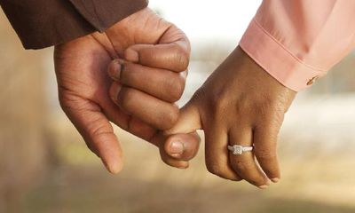 Người đàn ông kiện vợ chưa cưới chỉ để đòi lại nhẫn đính hôn