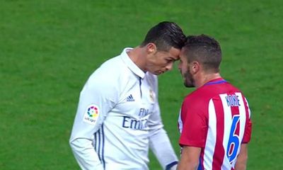 Màn tranh cãi nảy lửa giữa Ronaldo và Koke ở derby Madrid