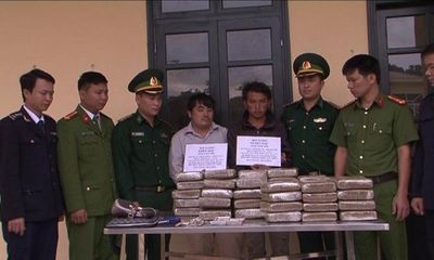 Cắt rừng vận chuyển 60 bánh cần sa từ Lào về Việt Nam tiêu thụ