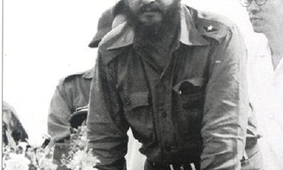 Người đàn ông Quảng Trị lưu giữ cẩn thận bức ảnh chụp Chủ tịch Fidel Castro 