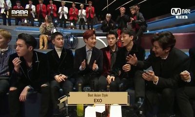 EXO há hốc mồm khi nhận giải Ngôi sao mặc đẹp nhất thảm đỏ MAMA 2016