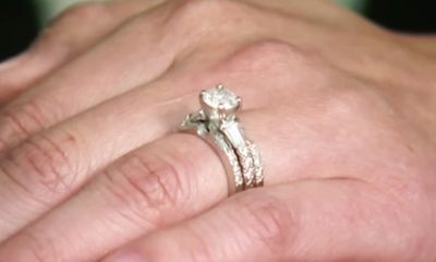 Chiếc nhẫn kim cương trị giá 9.000 đô la và câu chuyện về món quà nặc danh