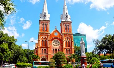 TP. Hồ Chí Minh kiến nghị sửa khẩn cấp mái Nhà thờ Đức Bà