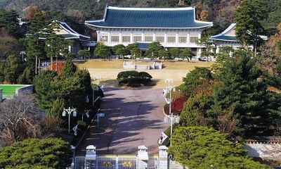 Hàn Quốc: Cân nhắc khám xét Nhà Xanh để điều tra 