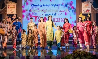 Hoa hậu Bản sắc Việt toàn cầu Thu Ngân trình diễn áo dài của Ngọc Hân