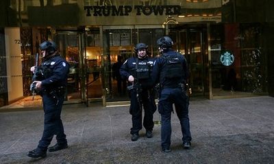 Tòa nhà của Tổng thống đắc cử Donald Trump phải sơ tán vì nghi có bom