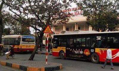 Cảnh sát Hà Nội hóa trang nhằm phòng chống tội phạm dịp nghỉ lễ