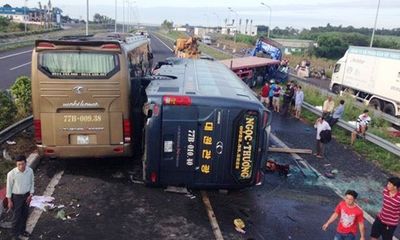 Tai nạn liên hoàn trên cao tốc Long Thành, 10 người nhập viện