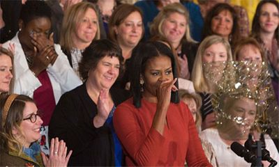 Đệ nhất phu nhân Michelle Obama rớm lệ nói lời chia tay
