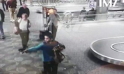 Khoảnh khắc hung thủ xả súng hàng loạt tại sân bay Mỹ, khiến 5 người thiệt mạng