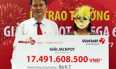 Người phụ nữ ở TP. Hồ Chí Minh nhận giải độc đắc hơn 17 tỷ đồng của Vietlott 