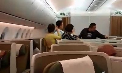 Dọa đánh tiếp viên Vietnam Airlines, khách Trung Quốc bị phạt 7,5 triệu đồng
