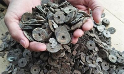 Nghệ An: Đào móng nhà, phát hiện hũ sành chứa 10kg tiền cổ