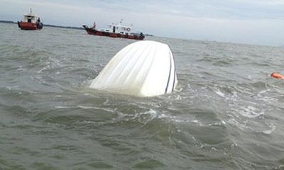 Cứu sống 14 người trên chiếc ca nô chìm giữa biển Kiên Giang