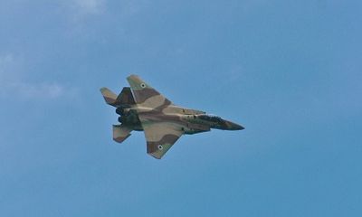 Chiến đấu cơ Israel bất ngờ không kích quân đội Syria