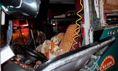 Vụ nổ xe khách ở Bắc Ninh: Mẹ khóc ngất khi nghe tin con tử vong