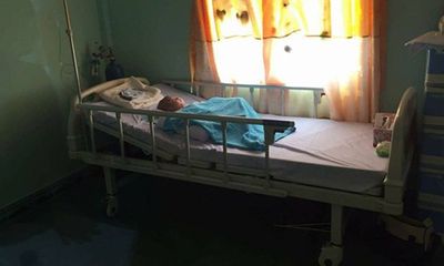 Bé trai bị não úng thủy: Sức khỏe nguy kịch đã được đưa về Việt Nam