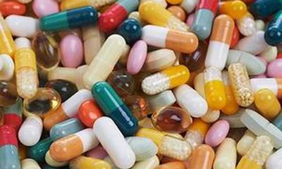 Phó Thủ tướng chỉ đạo sửa đổi quy định mua biệt dược gốc để giảm giá thuốc