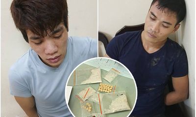 Hà Nội: Bắt 2 đối tượng mang ma túy số lượng lớn trong người