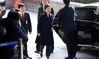 Cựu Tổng thống Park Geun-hye xin lỗi công chúng trước khi bị thẩm vấn