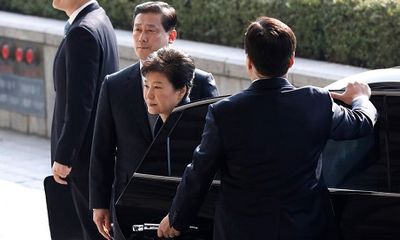 Công tố viên Hàn Quốc yêu cầu bắt giữ cựu Tổng thống Park Geun-hye