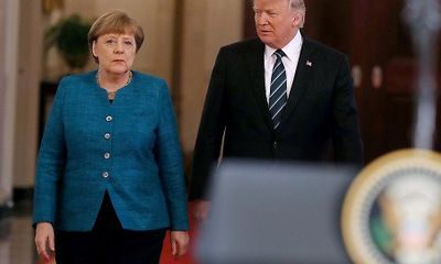 Tổng thống Trump gửi Thủ tướng Merkel giấy ghi nợ 300 tỷ bảng Anh