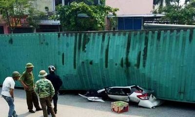 Tin tức mới nhất vụ xe container đè nát ô tô 4 chỗ, 2 người chết ở Nam Định
