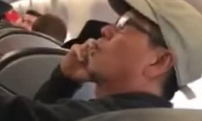 Video bác sĩ gốc Việt tranh cãi trước khi bị lôi khỏi máy bay