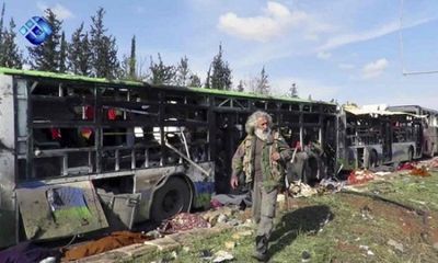 Đánh bom xe chở người sơ tán ở Syria, 100 người chết