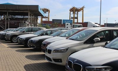Ô tô nhập khẩu nguyên chiếc về Việt Nam bất ngờ giảm 3.500 chiếc
