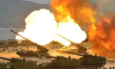 Triều Tiên công bố video nã 300 quả pháo làm rung chuyển bờ biển