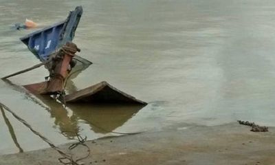 Chìm phà trên sông Đồng Nai, nhiều người thoát nạn trong gang tấc