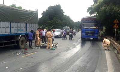 Tuyên Quang: Xe máy va chạm ô tô, hai người tử vong tại chỗ