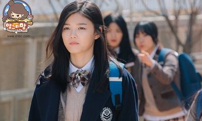 Kim Yoo Jung sẽ là nữ chính của “School 2017”?