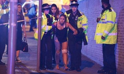 Hiện trường vụ nổ lớn tại nhà thi đấu Manchester, ít nhất 19 người chết