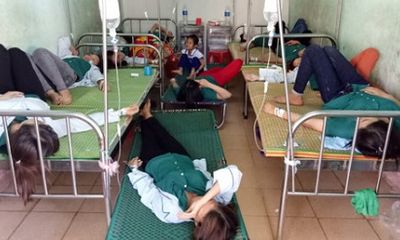 Hơn 50 công nhân may nhập viện nghi ngộ độc thực phẩm ở Nghệ An
