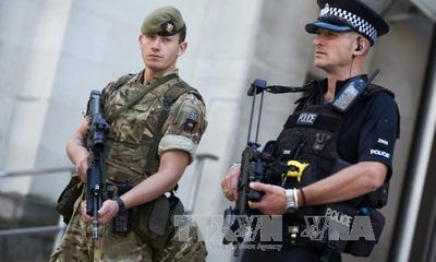 Bắt giữ thêm hai nghi phạm đánh bom khủng bố tại Manchester