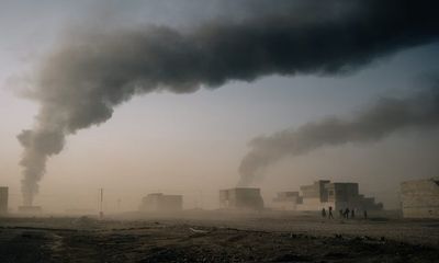 Mosul: Khói đen ngút trời khi IS thiêu hủy tài liệu, chuẩn bị cho ngày đại bại