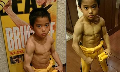 Bé trai 7 tuổi có thân hình cơ bắp cuồn cuộn như Lý Tiểu Long
