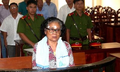 Vận chuyển lậu 8kg vàng qua biên giới, người phụ nữ Campuchia lãnh án tù