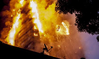 Tháp chung cư bốc cháy ở London do nổ tủ lạnh, ít nhất 6 người chết, 70 người bị thương