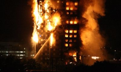 Vụ cháy tòa nhà 24 tầng ở London: Mẹ thả con từ cửa sổ tầng 9 xuống